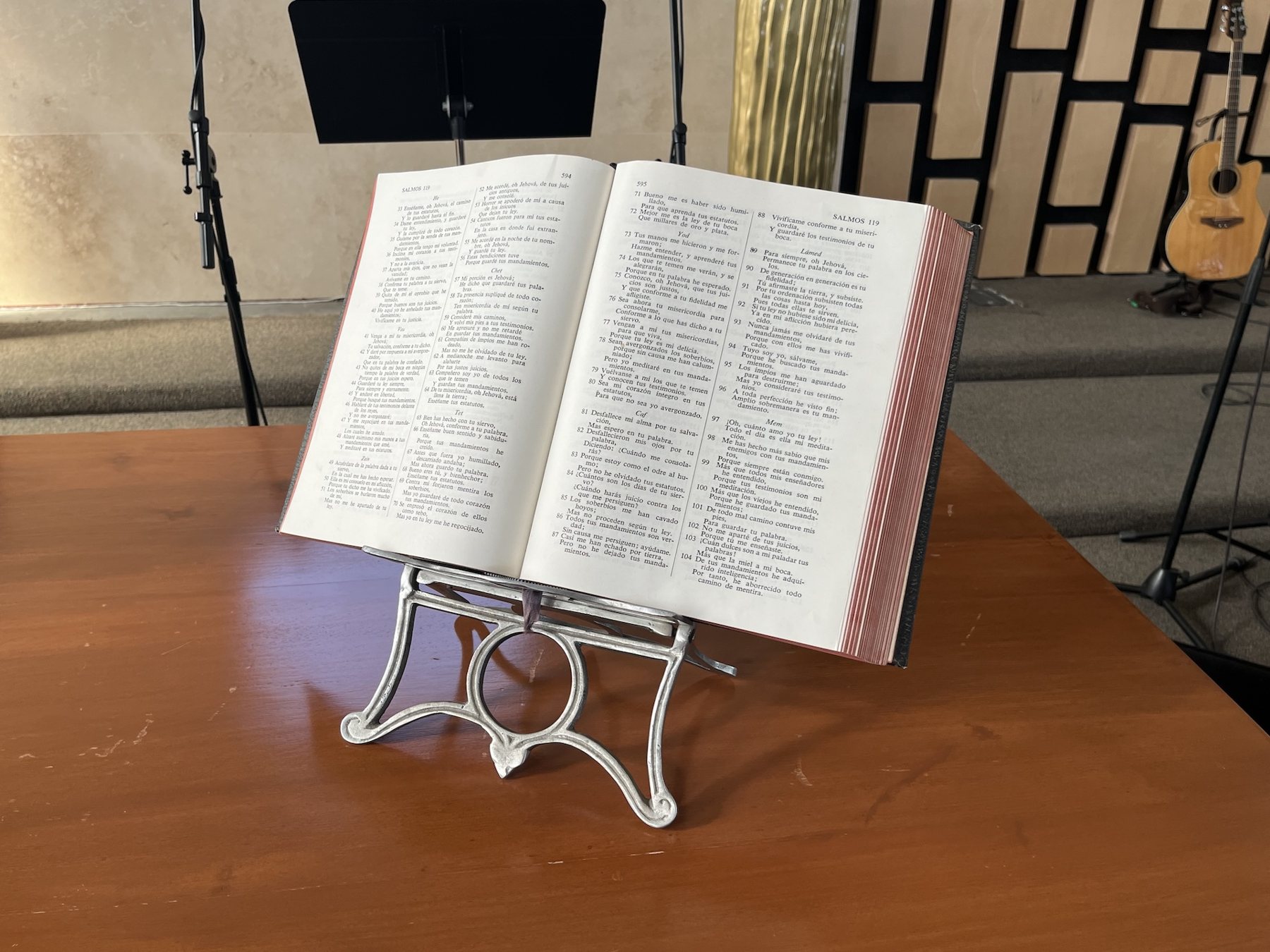 La Palabra de Dios abierta