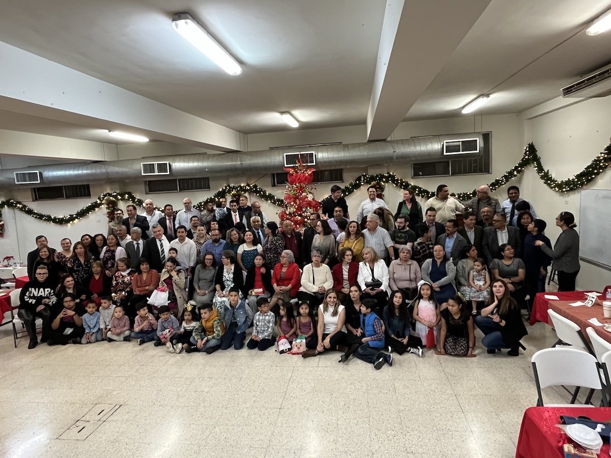 Congregación reunida un domingo